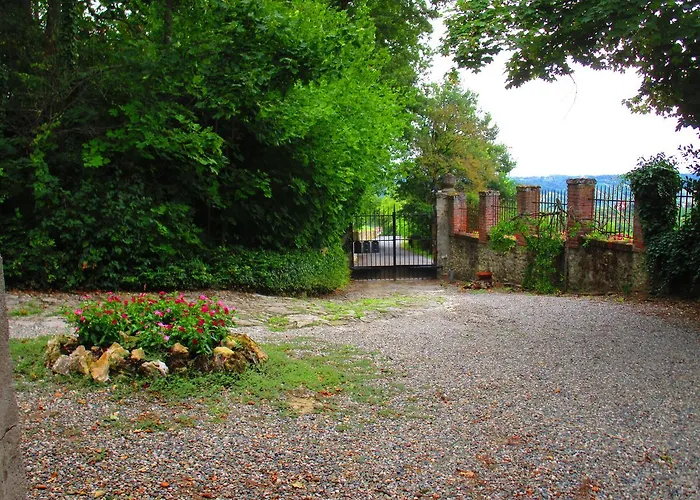 La Corte Del Castello Frühstückspension *